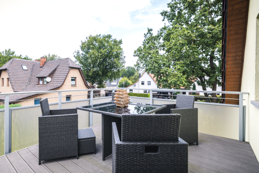 Balkon zur Wohnung im Obergeschoss