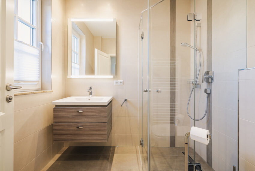 Badezimmer EG