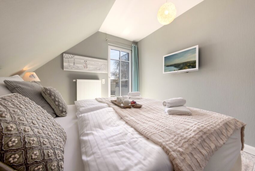 Schlafzimmer 1 mit Südbalkon