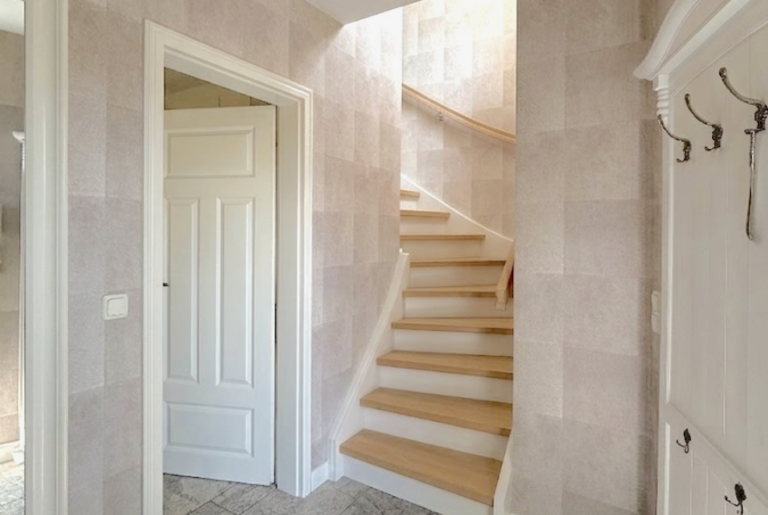Treppe zum Dachgeschoss